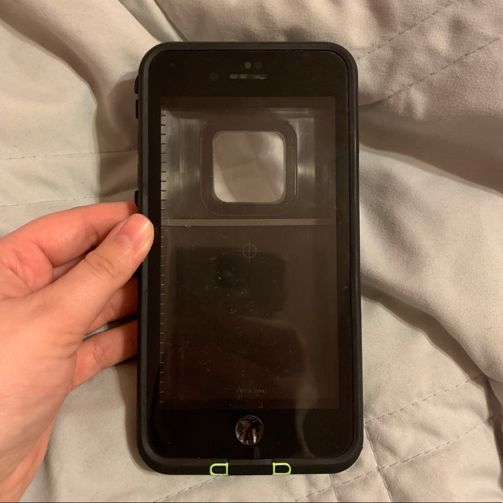 iPhone 8 Plus Frē Lifeproof case